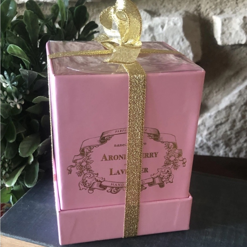 Nanette Lepore Aronia Berry Lavender Pink Candle